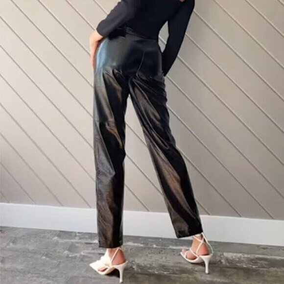 Wilfred Aritzia funk pant High-rise, glossy vinyl black pants size 8 - Picture 2 of 9